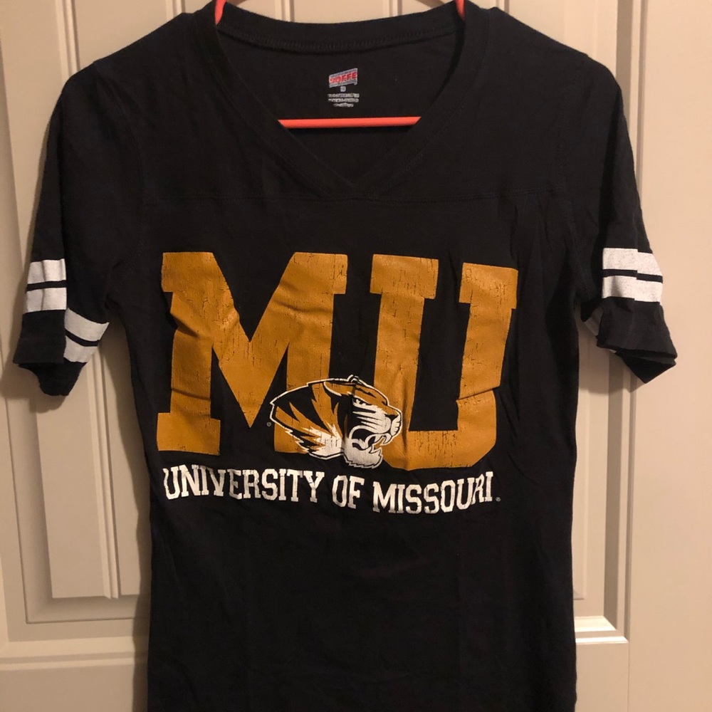 MU t-shirt